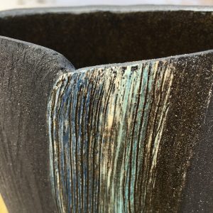 Oval vase detail